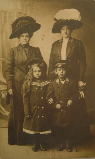 Pic 1: Siblings George Klionsky(1905?-1940?) & Rosa Kugelman(1904 - 1944) with their mother and aunt, 1913, Hungary(?) 

